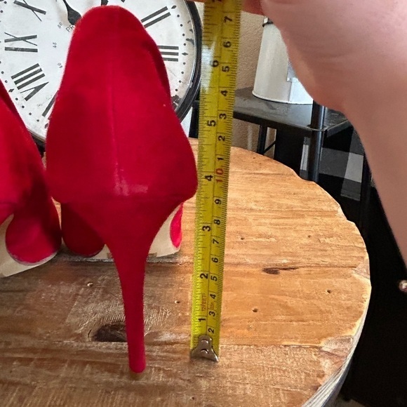 X2B Sexy Red Heels size 10 - Picture 6 of 7